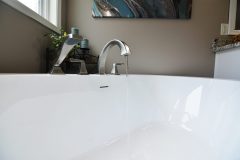 rdbr-narveson-finishedmasterbath04