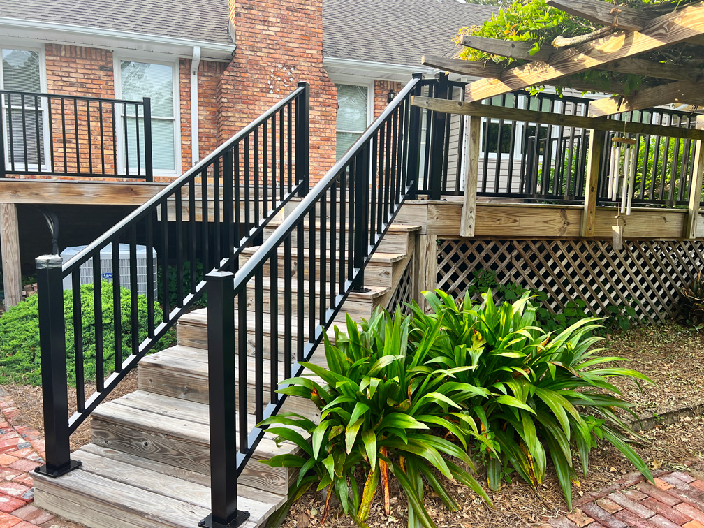 Indianspringsvillage34 why do composite railings look like plastic picture