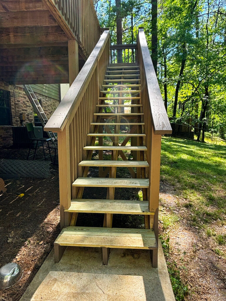 Branhamex25 wood deck with stairs picture