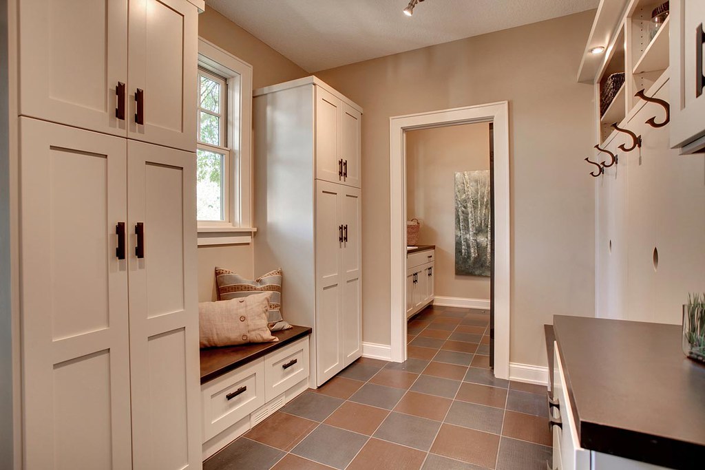what is a mudroom picture