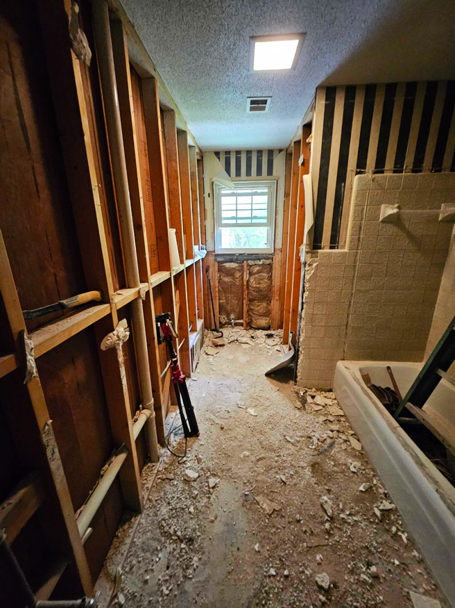 Danz36 expanding a bathroom picture