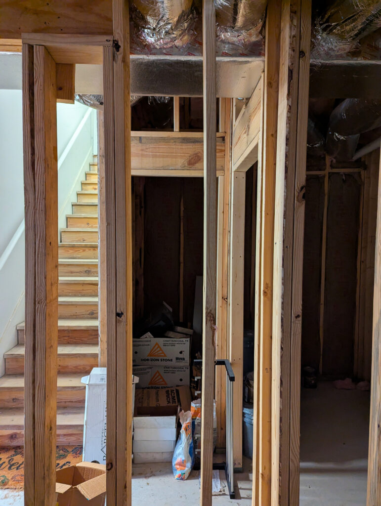 load bearing wall identification picture
