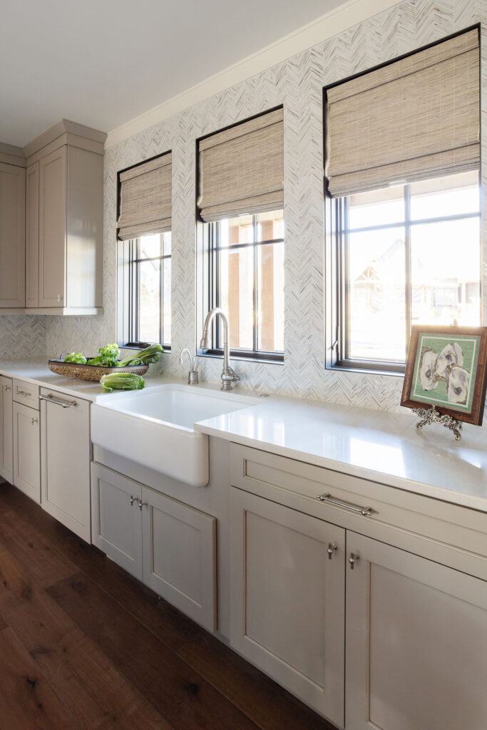Farmhouse Sink Ideas For Your Kitchen farmhouse sink picture