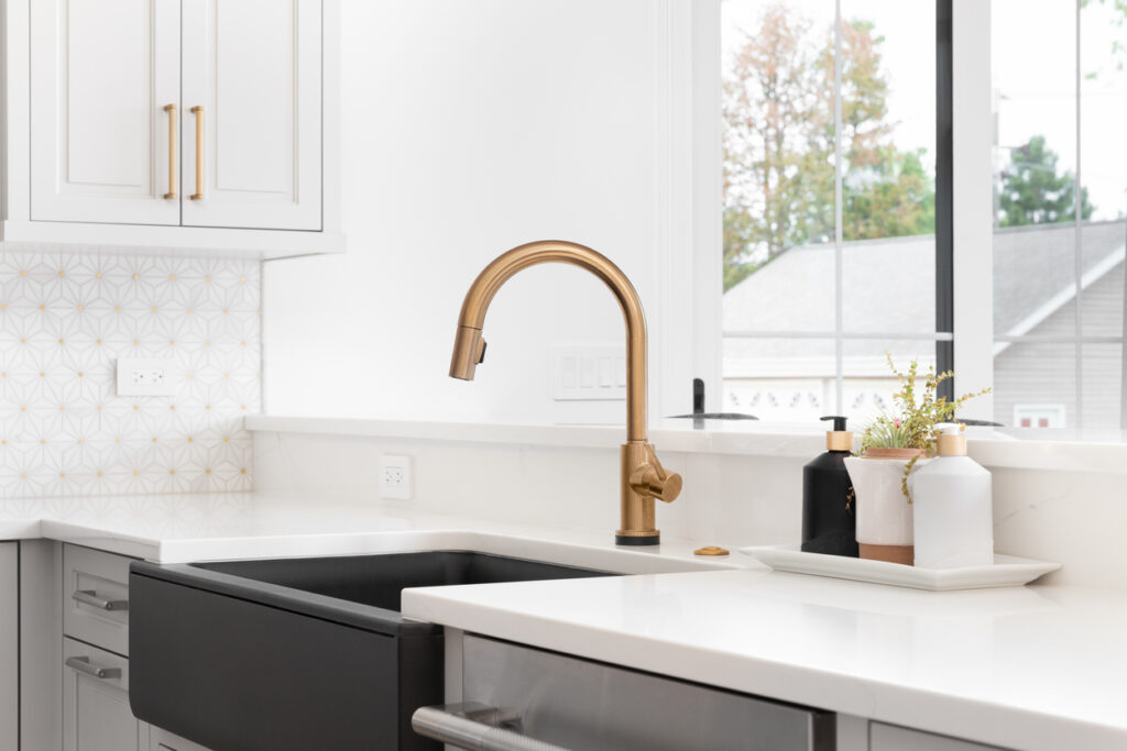 Sink Colors 1024x683 farmhouse sink picture